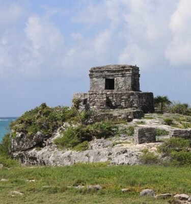 TULUM CENOTE ALDEA Y PLAYA